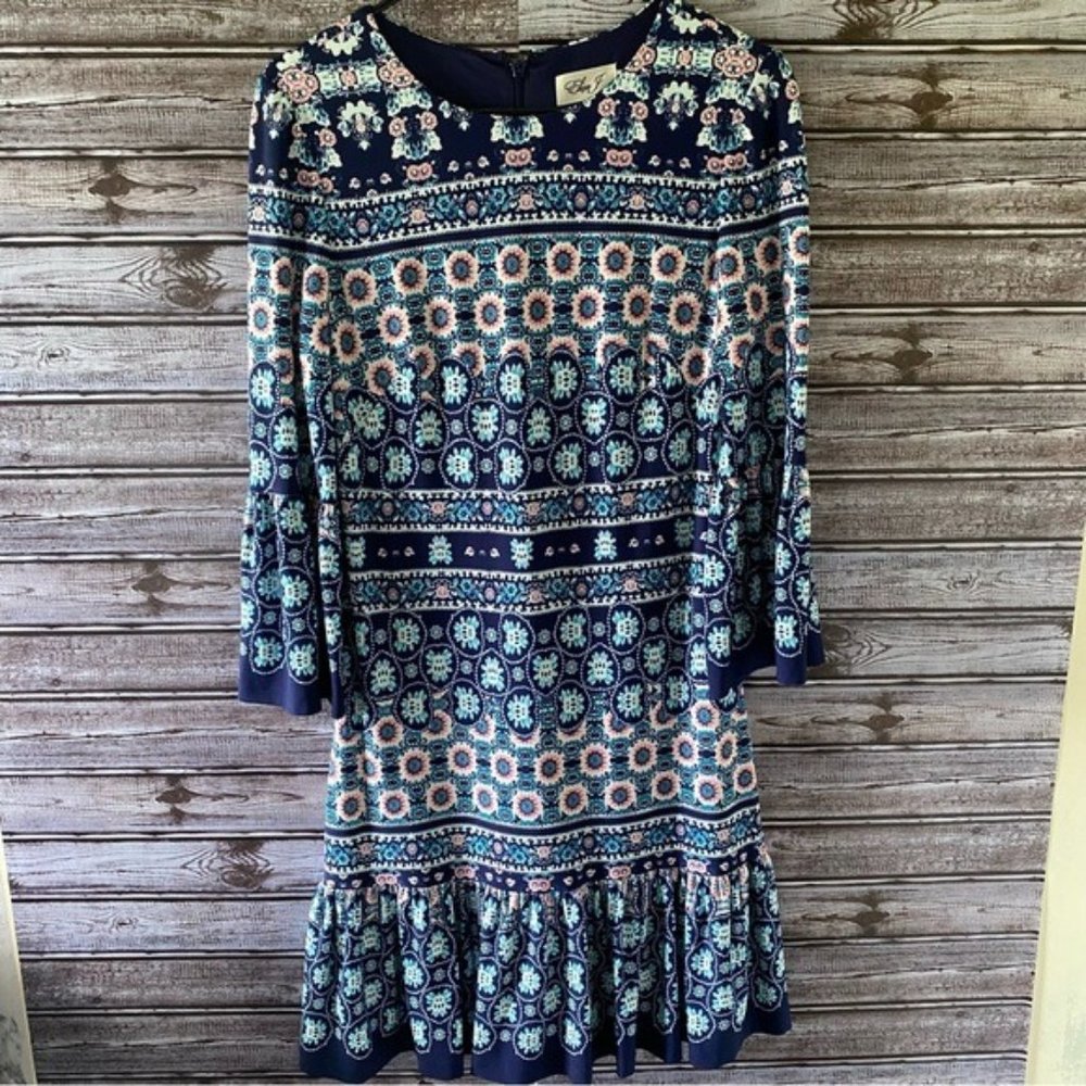 Eliza J Long-Sleeved Dress‎ Size 4